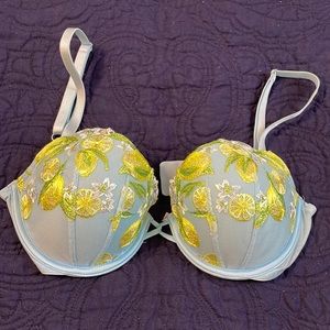 Victoria Secret Dream Angels Lightly Lined Demi Lemon Detail Bra